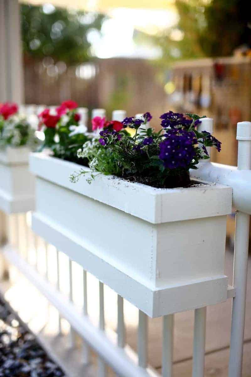 How to Build a DIY Flower Planter Box TheDIYPlan