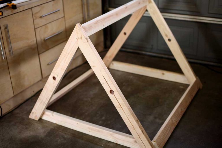 How to Build a DIY Mobile TriangleShaped Chicken Coop TheDIYPlan