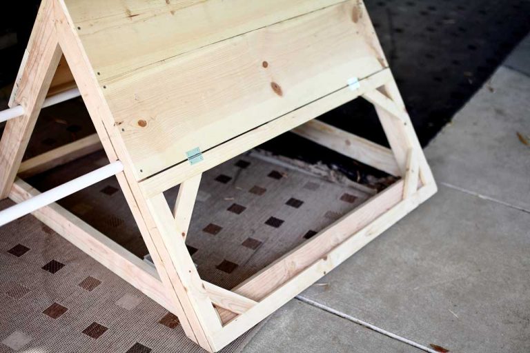 How to Build a DIY Mobile TriangleShaped Chicken Coop TheDIYPlan